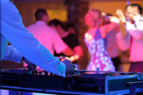 toronto wedding dj and live music booking